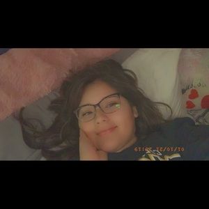 Meet your Posher, Edith